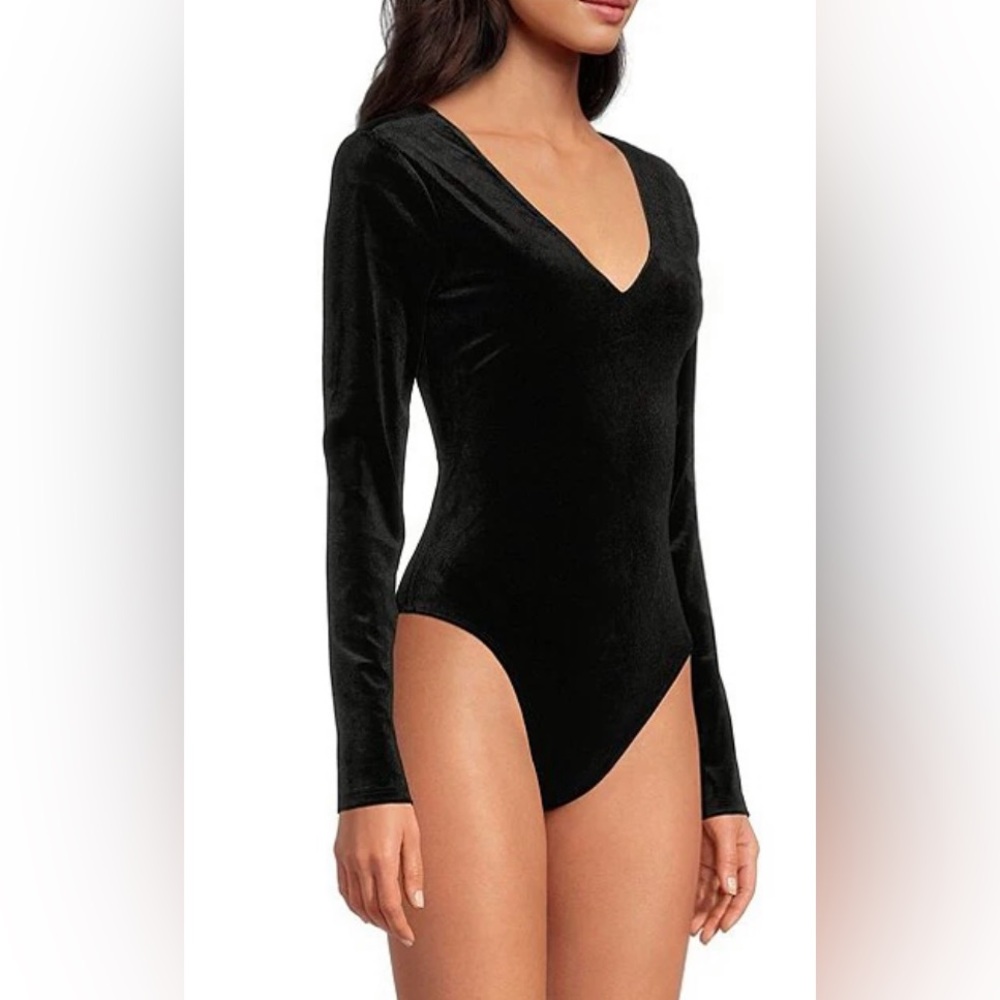 GB Women’s Long Sleeve V-Neck Knit Black Velvet Bodysuit Size Small NWT